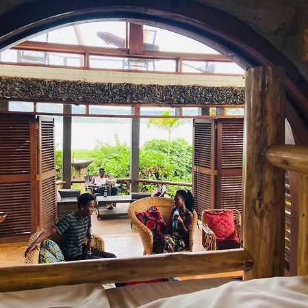 Home Onthe Nile Dorm Jinja Bagian luar foto